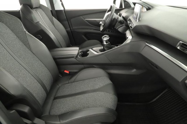 Peugeot 5008  1.5 BlueHDi 