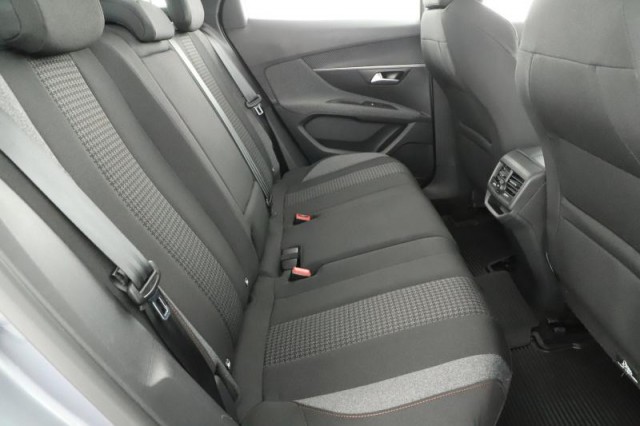Peugeot 3008  1.2 PureTech Active Pack