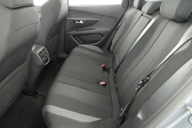 Peugeot 3008  1.2 PureTech Active Pack