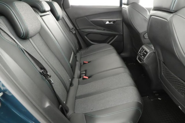 Peugeot 3008  1.5 BlueHDi 