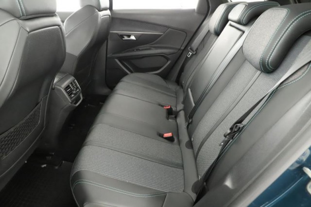 Peugeot 3008  1.5 BlueHDi 