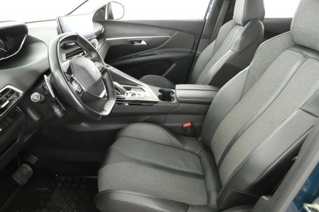 Peugeot 3008  1.5 BlueHDi 