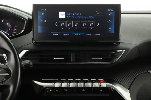 Peugeot 3008  1.5 BlueHDi 