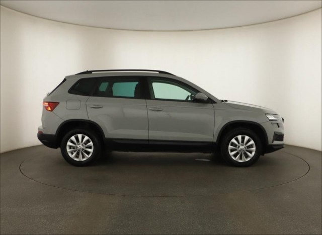 Škoda Karoq  1.5 TSI Fresh