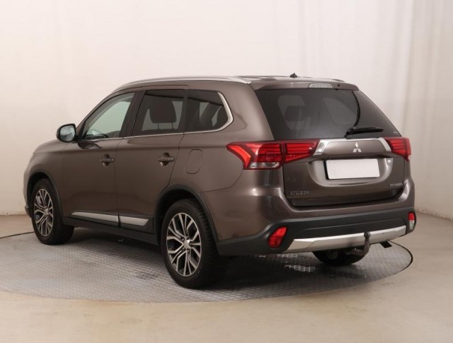 Mitsubishi Outlander  2.2 DI-D 