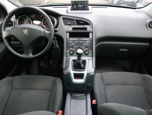 Peugeot 5008  1.6 HDi 