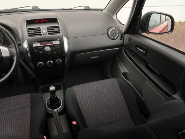 Suzuki SX4  1.5 i 