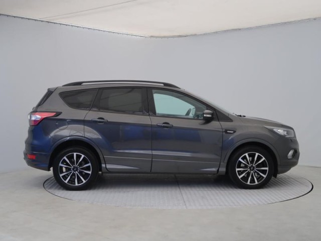 Ford Kuga  2.0 TDCi ST-Line