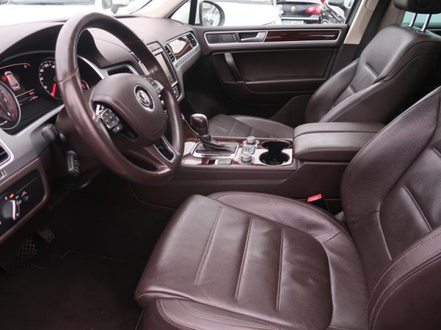 Volkswagen Touareg  3.0 TDI 