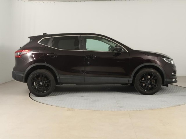 Nissan Qashqai  1.3 DIG-T 