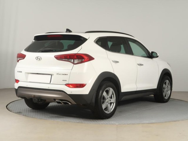 Hyundai Tucson  2.0 CRDi 