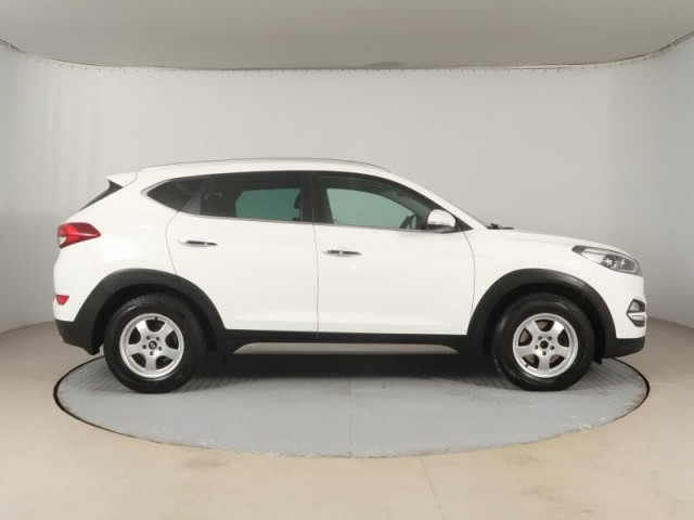 Hyundai Tucson  2.0 CRDi 