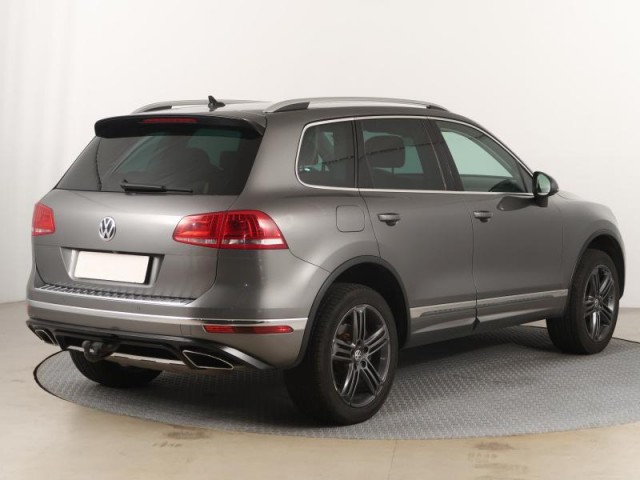 Volkswagen Touareg  3.0 TDI Business