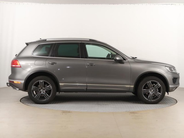 Volkswagen Touareg  3.0 TDI Business