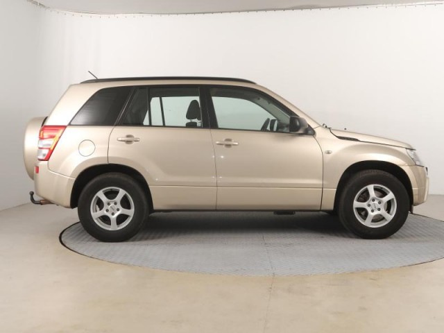 Suzuki Grand Vitara  2.0 