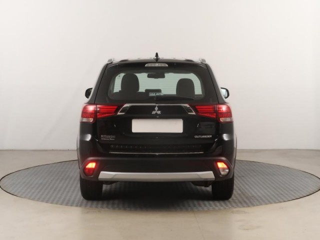 Mitsubishi Outlander  2.0 