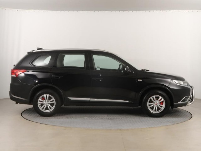 Mitsubishi Outlander  2.0 