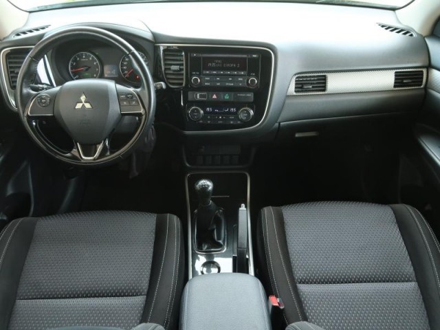Mitsubishi Outlander  2.0 