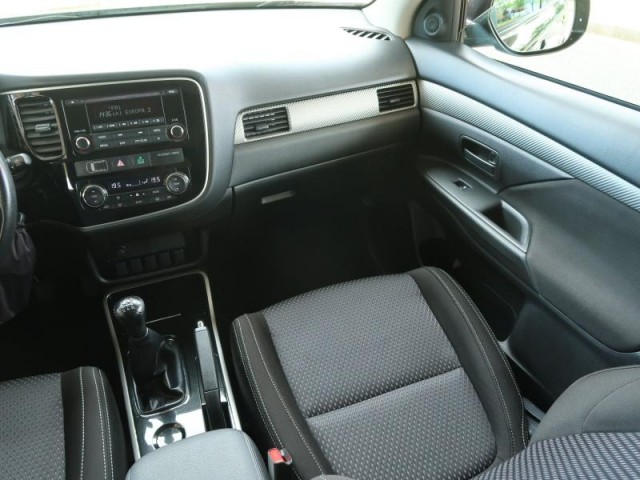 Mitsubishi Outlander  2.0 