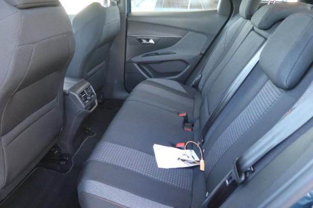 Peugeot 3008  1.2 PureTech Active Pack