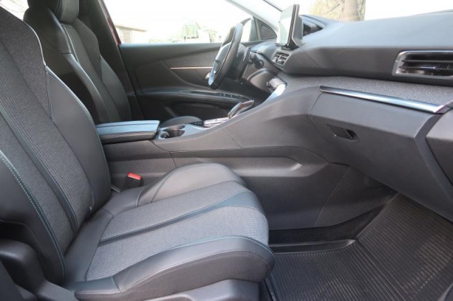 Peugeot 3008  1.2 PureTech 