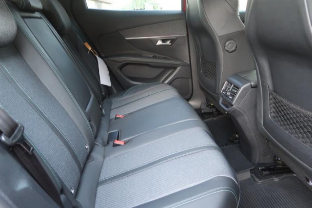 Peugeot 3008  1.2 PureTech 