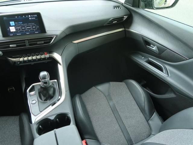 Peugeot 5008  PureTech 130 