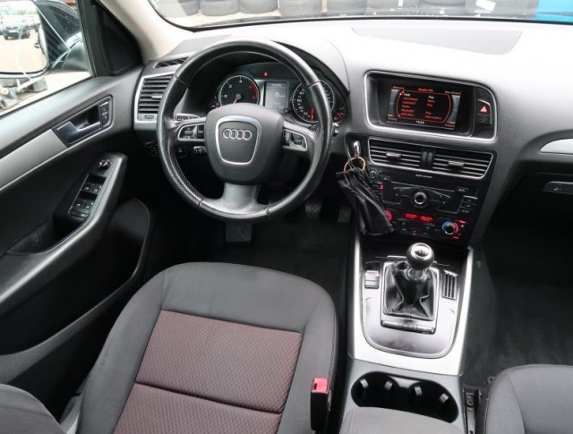 Audi Q5  2.0 TDI basis