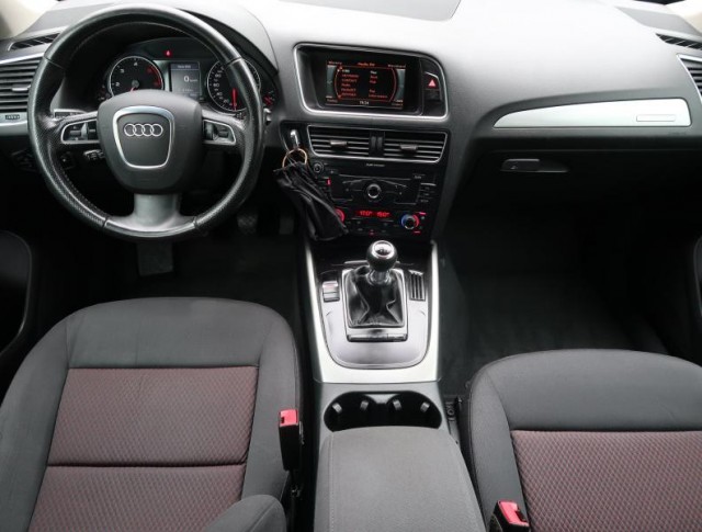 Audi Q5  2.0 TDI basis
