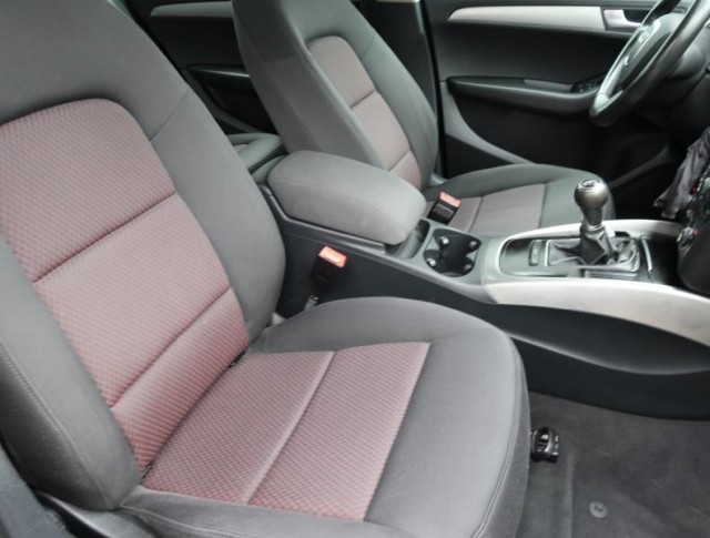 Audi Q5  2.0 TDI basis