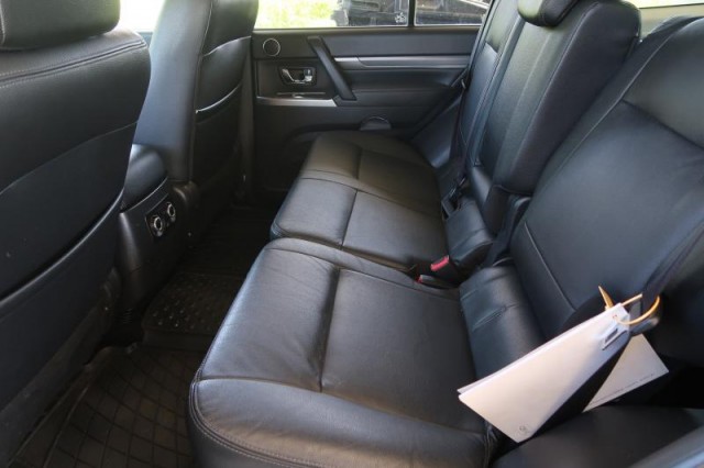 Mitsubishi Pajero  3.2 DI-D 