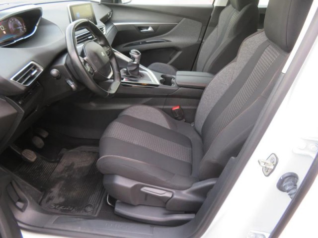 Peugeot 5008  PureTech 130 