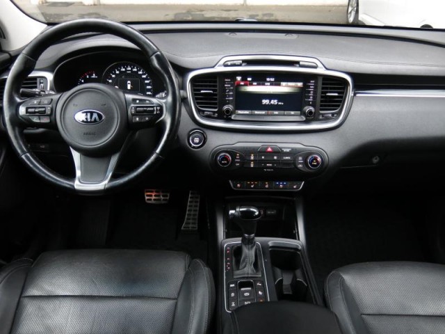 Kia Sorento  2.2 CRDi 