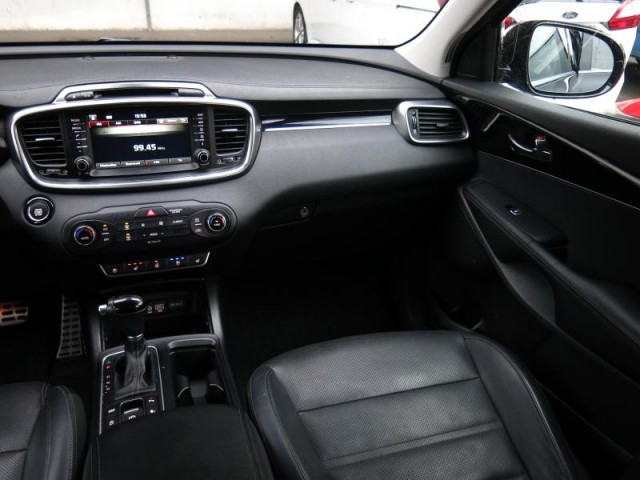 Kia Sorento  2.2 CRDi 