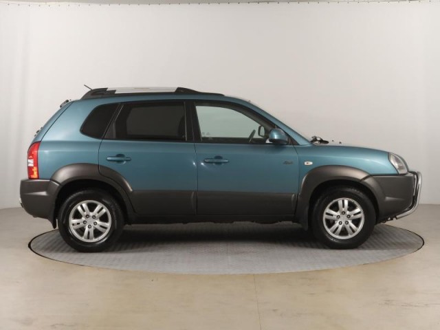 Hyundai Tucson  2.0 i 