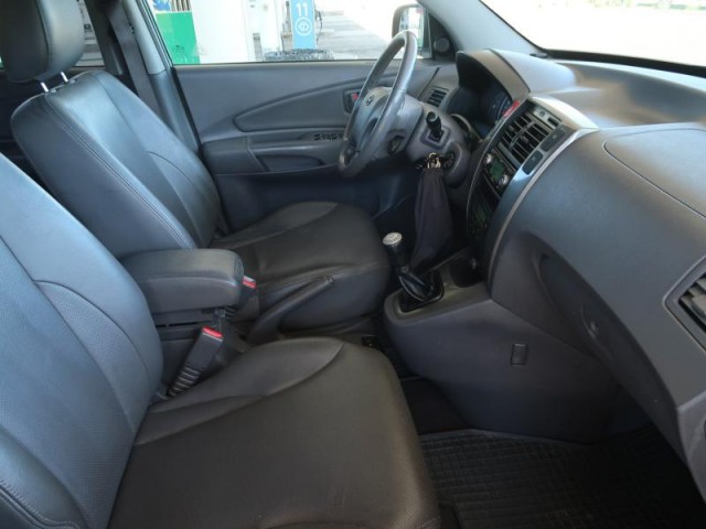 Hyundai Tucson  2.0 i 