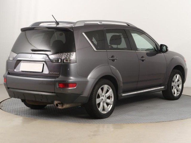 Mitsubishi Outlander  2.4 MIVEC 