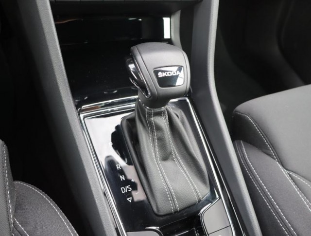 Škoda Karoq  1.5 TSI Sportline