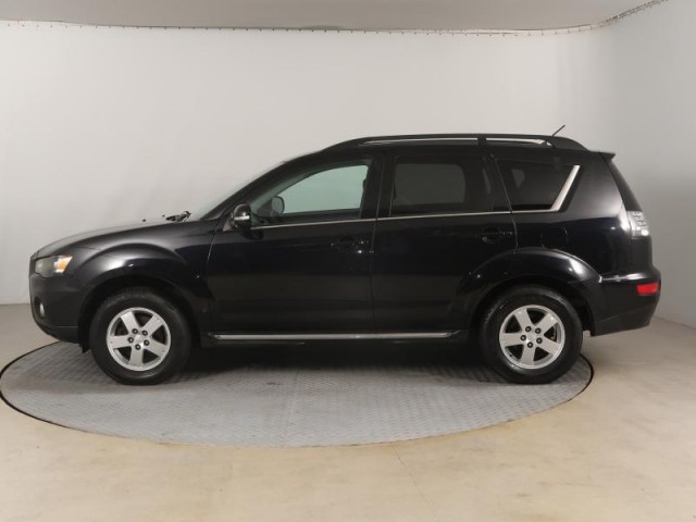 Mitsubishi Outlander  2.2 DI-D Instyle