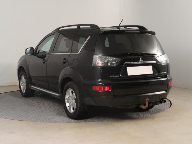 Mitsubishi Outlander  2.2 DI-D Instyle
