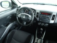 Mitsubishi Outlander  2.2 DI-D Instyle