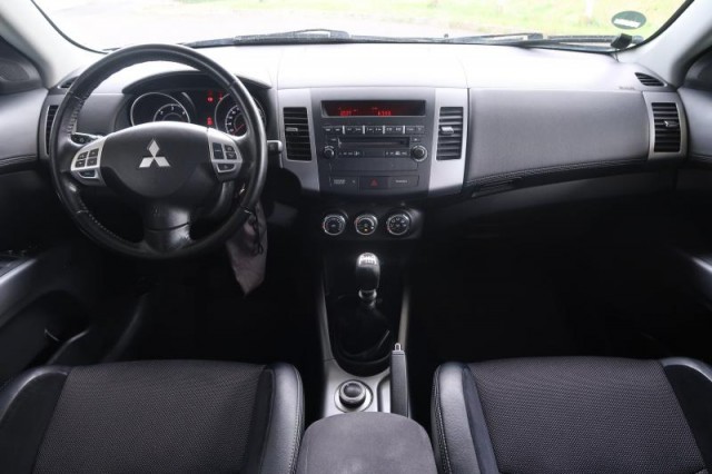 Mitsubishi Outlander  2.2 DI-D 