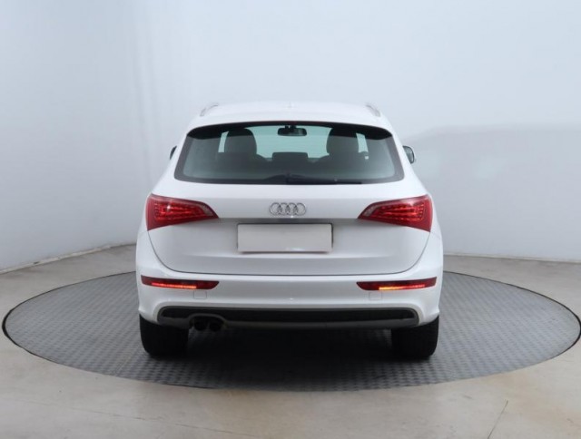 Audi Q5  2.0 TDI S line
