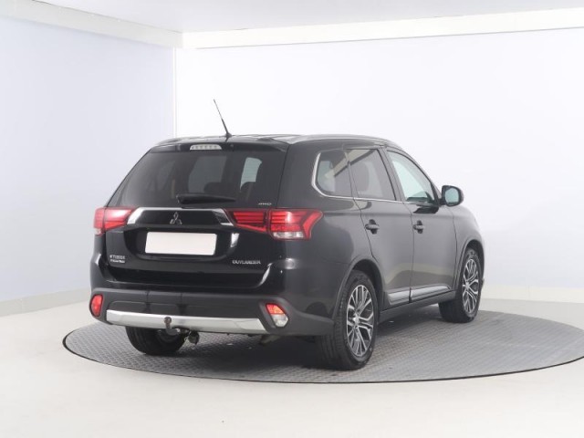 Mitsubishi Outlander  2.2 DI-D 