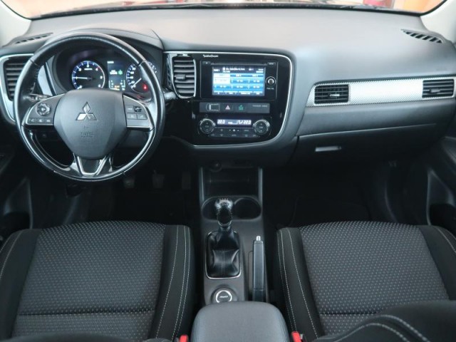 Mitsubishi Outlander  2.2 DI-D 