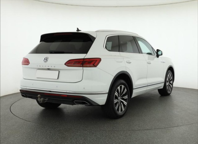 Volkswagen Touareg  3.0 TDI 