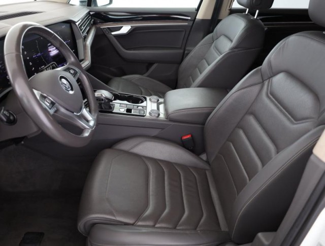 Volkswagen Touareg  3.0 TDI 