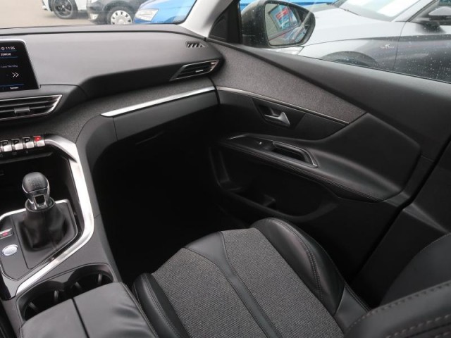 Peugeot 3008  1.2 PureTech Active