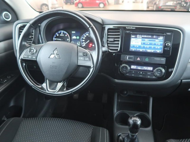 Mitsubishi Outlander  2.2 DI-D 