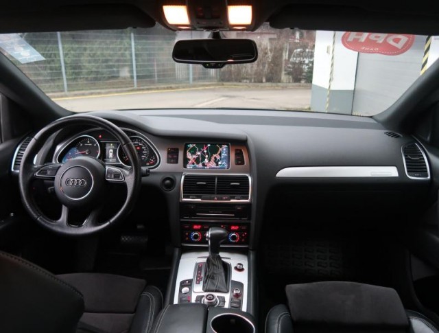 Audi Q7  3.0 TDI 